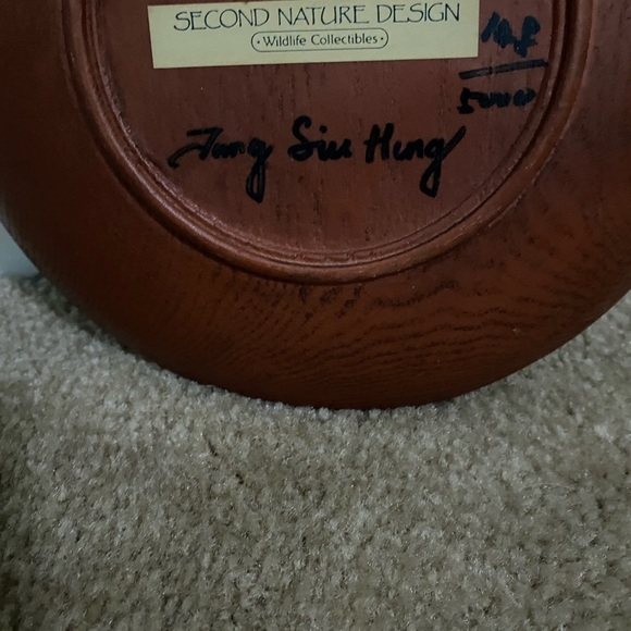 Second Nature Design Wildlife Collectibles Signed Hummingbird 3D Wall Plate 8.5” - Picture 12 of 12